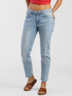 Duer Relaxed Performance Jeans 28"