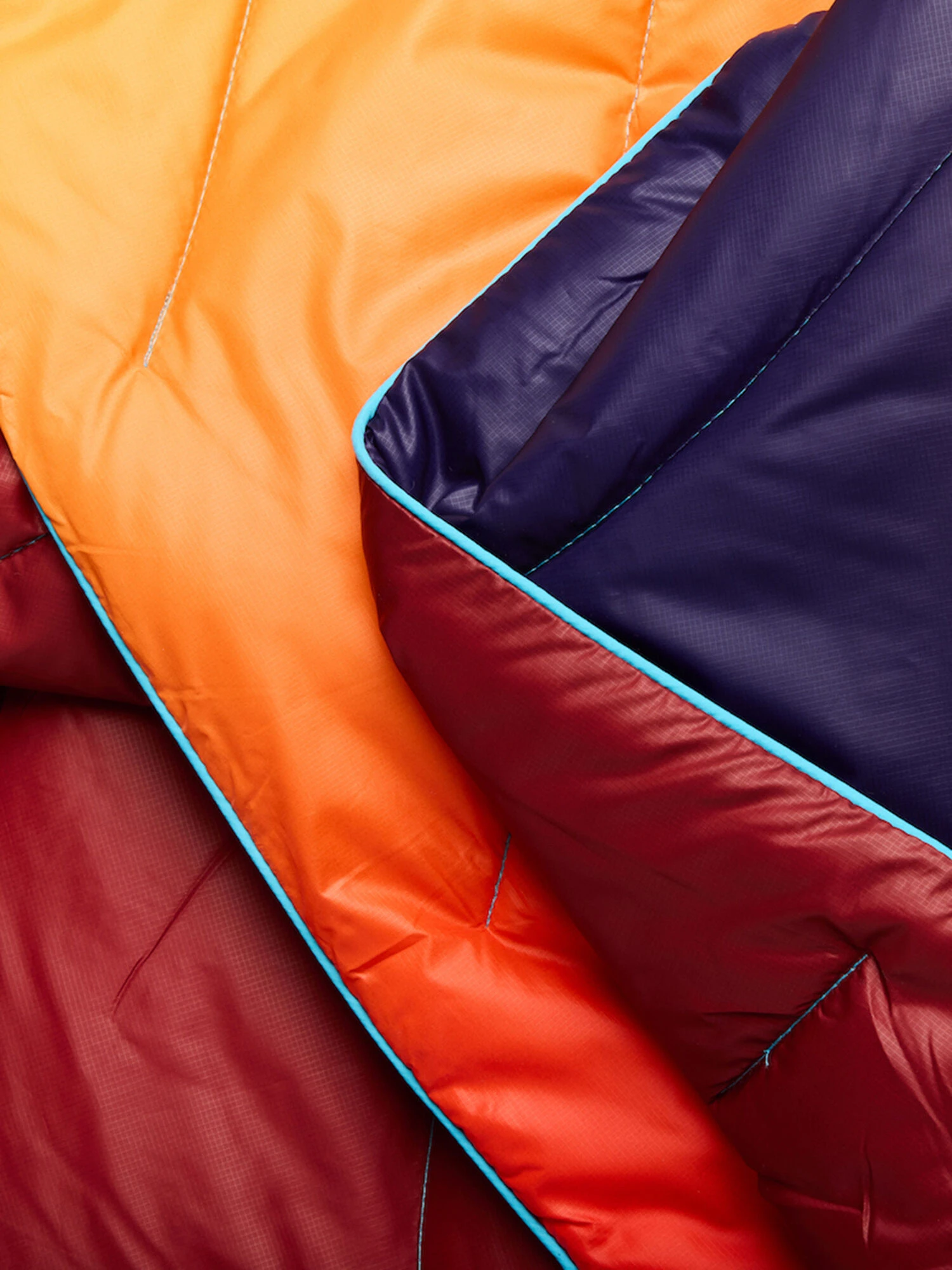 Rumpl The Puffer Blanket - Pyro Fade - Image 5